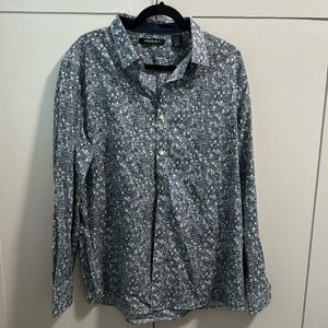 Men’s button up paisley print size XL